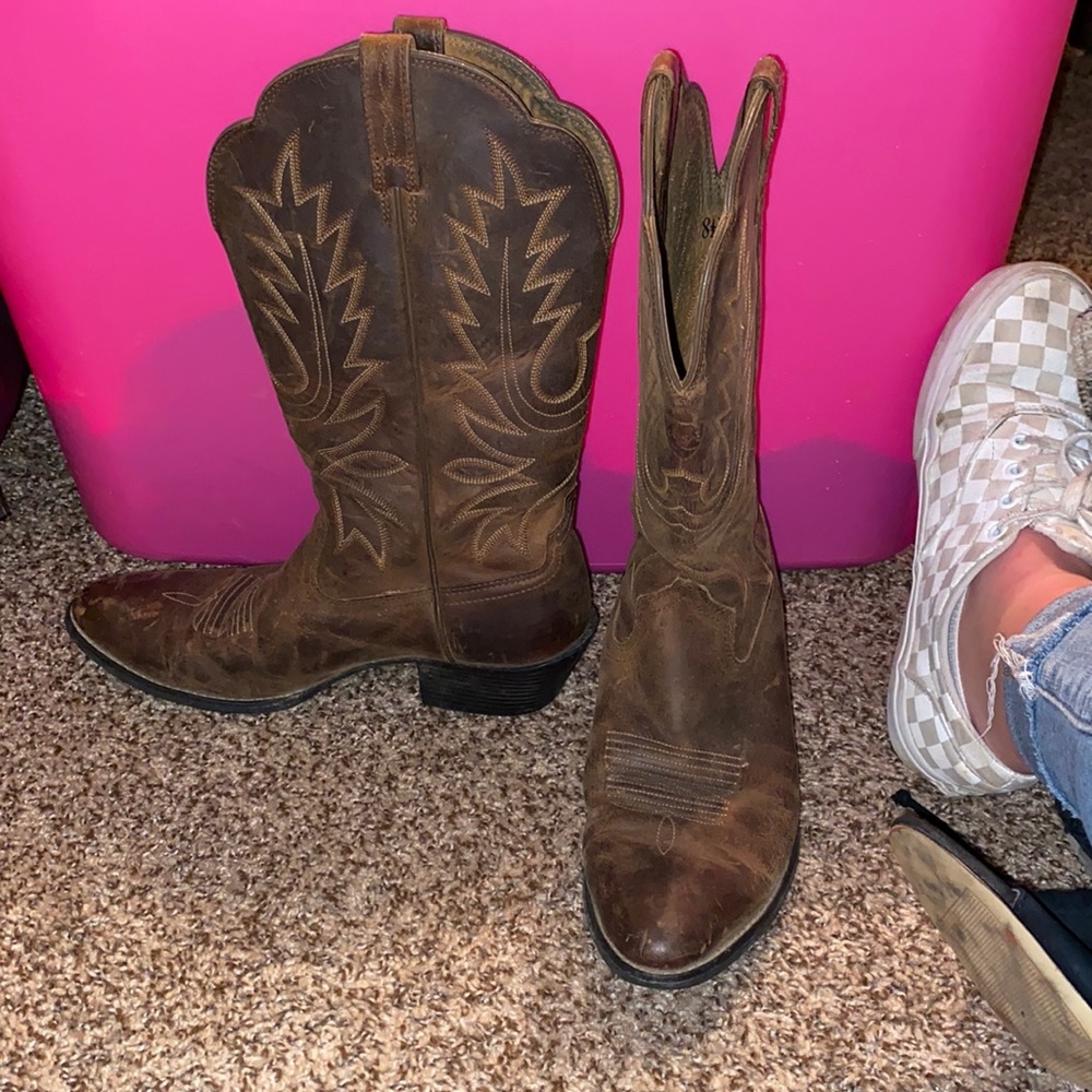 Ariat boots size 8.5